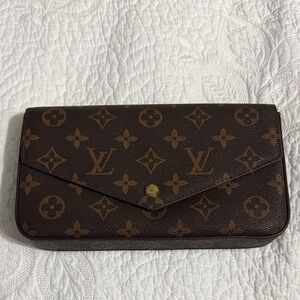 Louis Vuitton Monogram pochette felicie